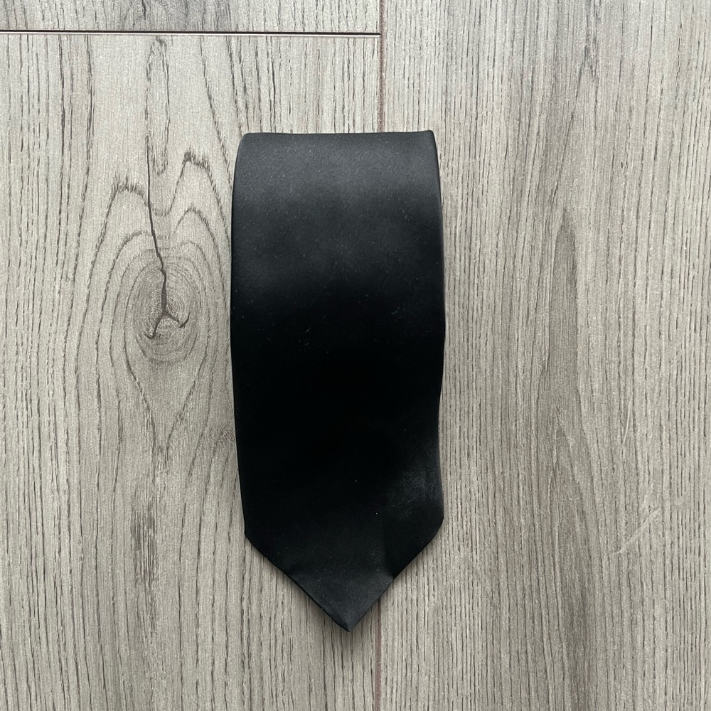 NEW POST! - Silk-like tie